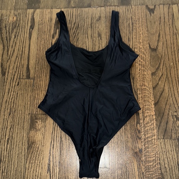 New MIAIULIA Swimsuit Retro 80s/90s High Cut Low Back Padding One Piece Size Med - Picture 3 of 8